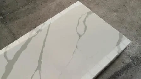 Lastra di superficie solida al quarzo artificiale di design in marmo bianco di Carrara Lastra di pietra bianca Calacatta